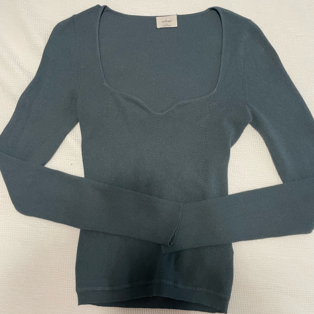 ARITZIA WILFRED SWEETHEART NECKLINE SWEATER